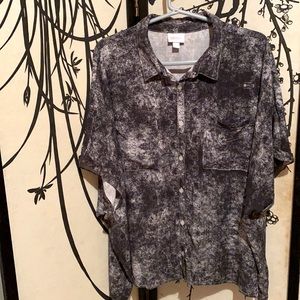 LulaRoe “AMY” Women’s Blouse/Shirt/Tunic Crop Top Black Acid Wash Color